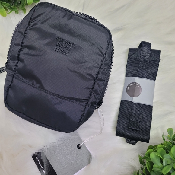 HS8 Crossbody | Studio - Picture 8 of 11